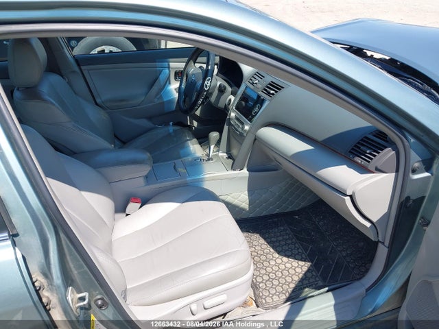 2011 Toyota Camry Hybrid მანქანა იყიდება აუქციონზე, vin: 4T1BB3EK3BU127511, აუქციონის ნომერი: 12663432
