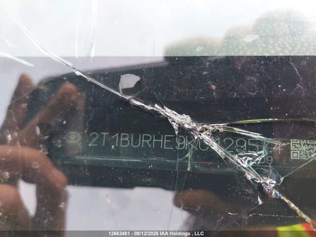2T1BURHE9KC129574 Toyota COROLLA LE