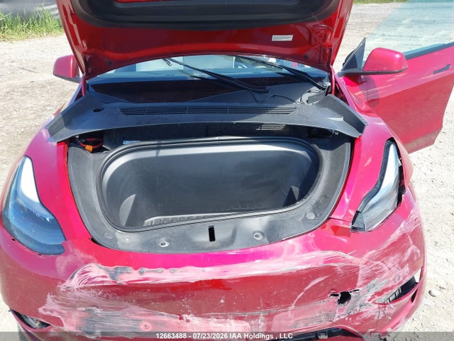 Tesla Model Y Long Range 2025 7SAYGDEE1SF266533 Image 10