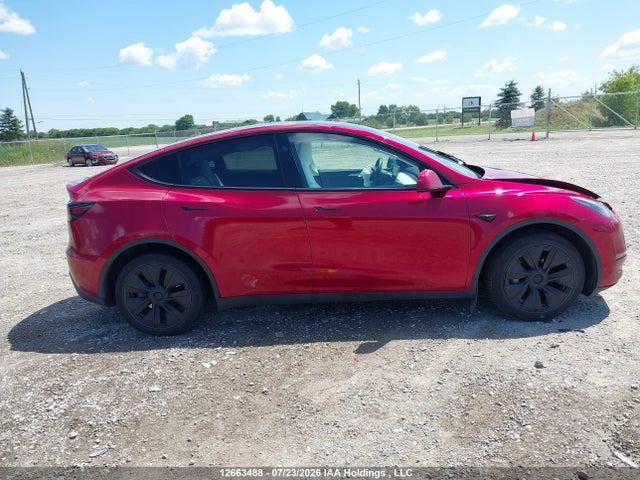 Tesla Model Y Long Range 2025 7SAYGDEE1SF266533 Image 13