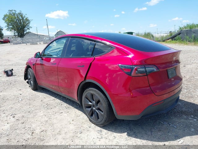 Tesla Model Y Long Range 2025 7SAYGDEE1SF266533 Image 3