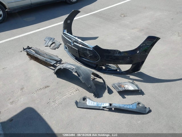 2013 Tesla Model S მანქანა იყიდება აუქციონზე, vin: 5YJSA1DG0DFP10686, აუქციონის ნომერი: 12663494