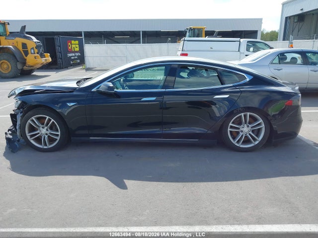 2013 Tesla Model S მანქანა იყიდება აუქციონზე, vin: 5YJSA1DG0DFP10686, აუქციონის ნომერი: 12663494