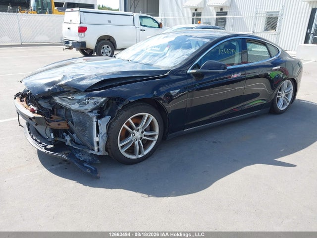 2013 Tesla Model S მანქანა იყიდება აუქციონზე, vin: 5YJSA1DG0DFP10686, აუქციონის ნომერი: 12663494