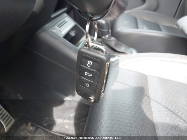 WVGNV7AX1HK038358 Volkswagen Tiguan