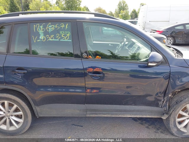 WVGNV7AX1HK038358 Volkswagen Tiguan