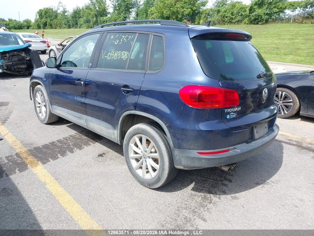 WVGNV7AX1HK038358 Volkswagen Tiguan