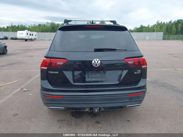 Продаж на аукціоні авто 2018 Volkswagen Tiguan Comfortline, vin: 3VV2B7AX2JM216696, номер лоту: 12663583