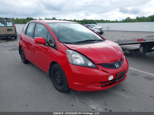 2013 Honda Fit Lx მანქანა იყიდება აუქციონზე, vin: LUCGE8H55D3009551, აუქციონის ნომერი: 12663615