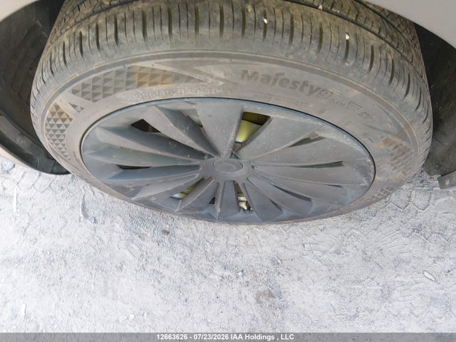 Tesla Model Y 2024 7SAYGDEE5RF067219 Image 19