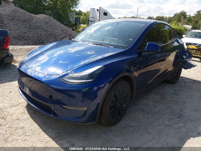 Tesla Model Y 2024 7SAYGDEE5RF067219 Image 2