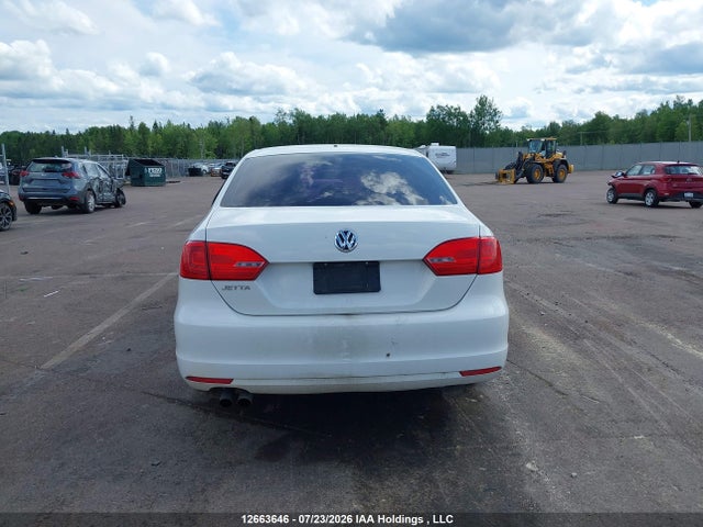 2013 Volkswagen Jetta 2.0l Trendline/2.0l Trendline+ მანქანა იყიდება აუქციონზე, vin: 3VW1K7AJXDM374050, აუქციონის ნომერი: 12663646