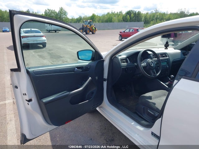 2013 Volkswagen Jetta 2.0l Trendline/2.0l Trendline+ მანქანა იყიდება აუქციონზე, vin: 3VW1K7AJXDM374050, აუქციონის ნომერი: 12663646
