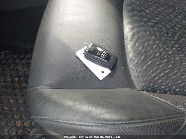 Toyota C-HR 2021 JTNKHMBX7M1123356 Image 11