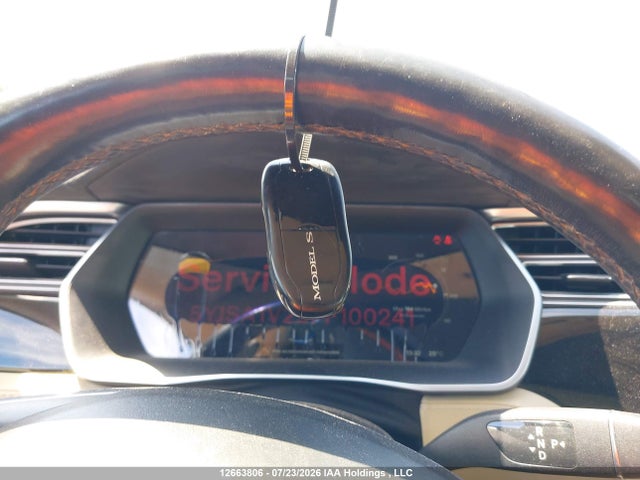 12663806 :رقم المزاد ، 5YJSA1V25FF100241 vin ، 2015 Tesla Model S 70d/85d/p85d مزاد بيع