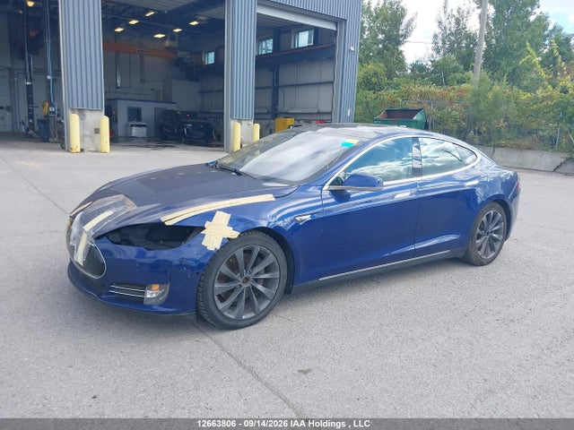 12663806 :رقم المزاد ، 5YJSA1V25FF100241 vin ، 2015 Tesla Model S 70d/85d/p85d مزاد بيع
