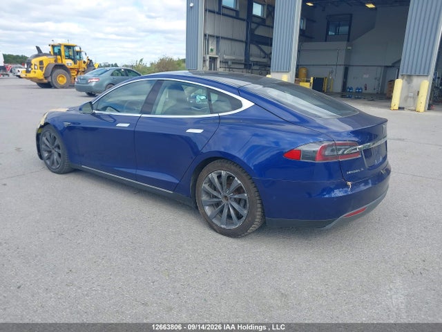 12663806 :رقم المزاد ، 5YJSA1V25FF100241 vin ، 2015 Tesla Model S 70d/85d/p85d مزاد بيع