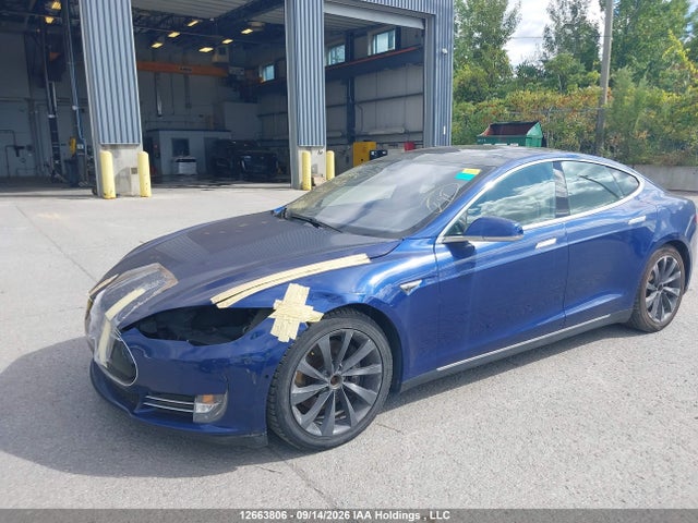 12663806 :رقم المزاد ، 5YJSA1V25FF100241 vin ، 2015 Tesla Model S 70d/85d/p85d مزاد بيع