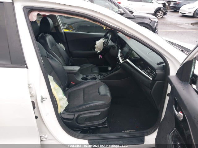KNDCC3LC3L5444993 KIA Niro
