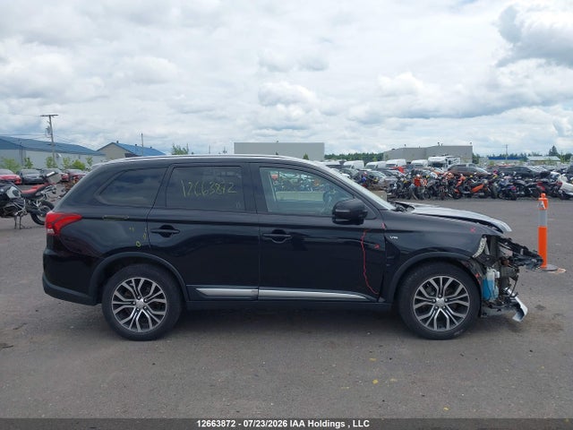 JA4JZ3AX2HZ612290 Mitsubishi Outlander Se