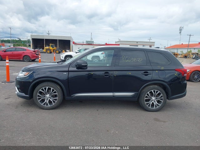 JA4JZ3AX2HZ612290 Mitsubishi Outlander Se