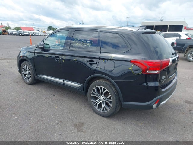 JA4JZ3AX2HZ612290 Mitsubishi Outlander Se