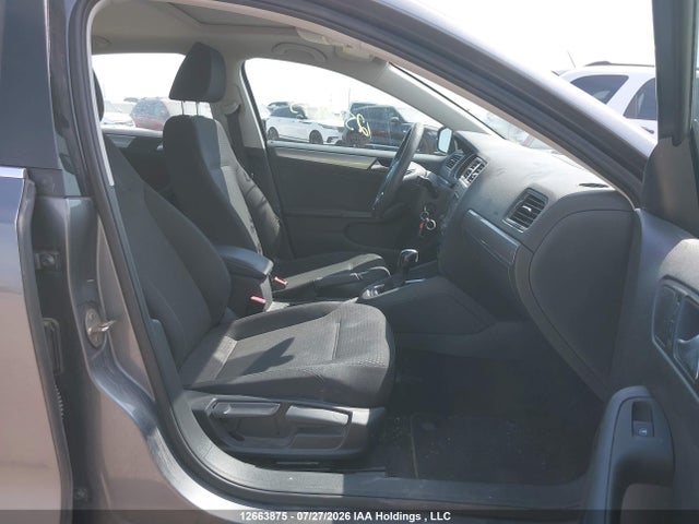 3VW2K7AJXFM344439 Volkswagen JETTA S