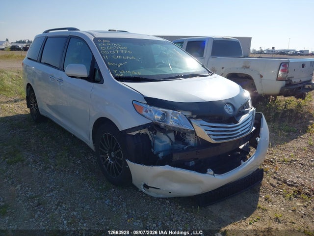 Auction sale of the 2011 Toyota Sienna Xle/limited, vin: 5TDDK3DCXBS017776, lot number: 12663928