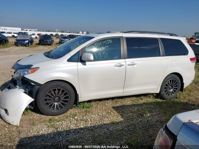 12663928 :رقم المزاد ، 5TDDK3DCXBS017776 vin ، 2011 Toyota Sienna Xle/limited مزاد بيع