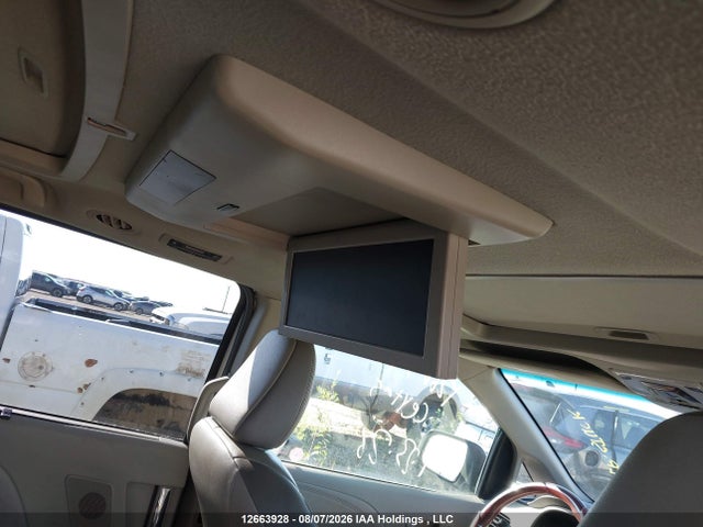 12663928 :رقم المزاد ، 5TDDK3DCXBS017776 vin ، 2011 Toyota Sienna Xle/limited مزاد بيع