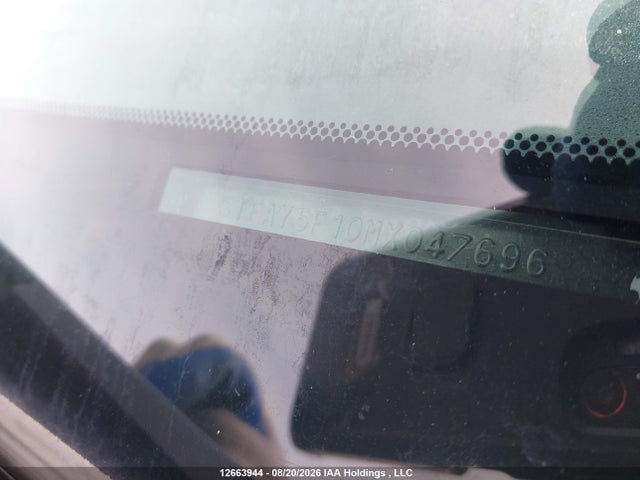 5TFAY5F10MX047696 Toyota Tundra Platinum