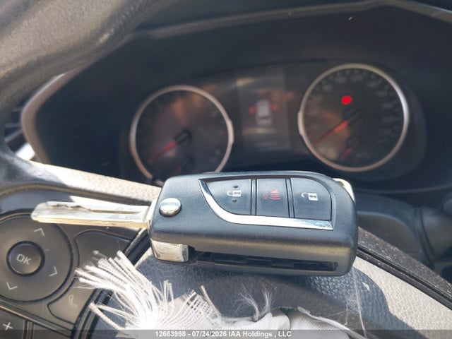 2T3B1RFV7LC086230 Toyota RAV4 LE