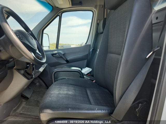 WD3BE8CC7E5854048 Mercedes-Benz Sprinter 2500 High Roof V6