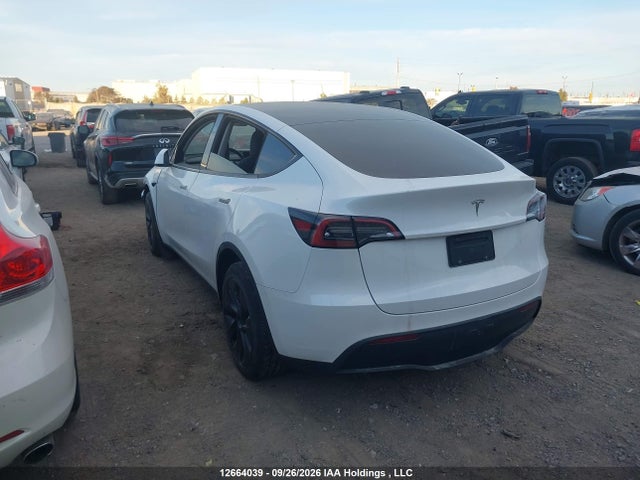 Auction sale of the 2024 Tesla Model Y Long Range/rwd, vin: LRWYGDFD0RC673623, lot number: 12664039