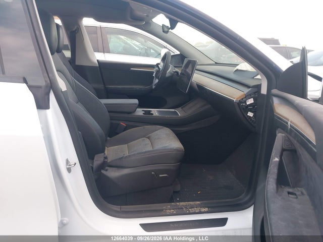 Auction sale of the 2024 Tesla Model Y Long Range/rwd, vin: LRWYGDFD0RC673623, lot number: 12664039