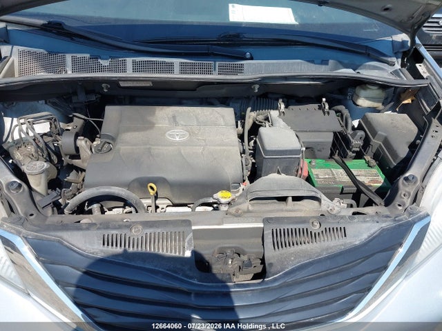 2013 Toyota Sienna მანქანა იყიდება აუქციონზე, vin: 5TDKK3DC5DS311788, აუქციონის ნომერი: 12664060