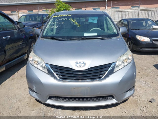 2013 Toyota Sienna მანქანა იყიდება აუქციონზე, vin: 5TDKK3DC5DS311788, აუქციონის ნომერი: 12664060