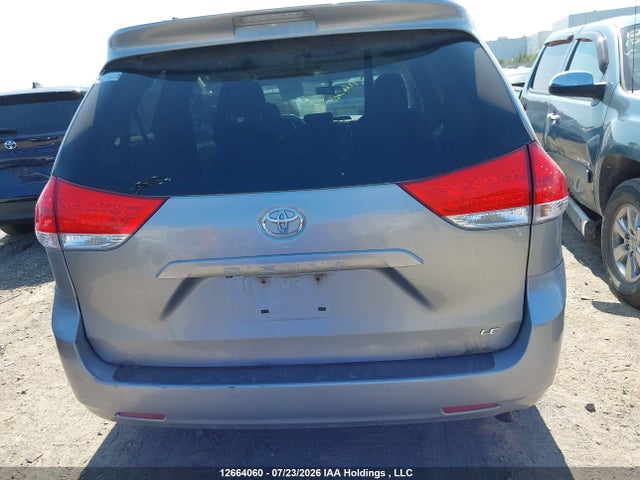 2013 Toyota Sienna მანქანა იყიდება აუქციონზე, vin: 5TDKK3DC5DS311788, აუქციონის ნომერი: 12664060