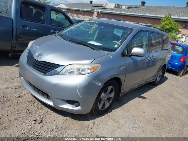 2013 Toyota Sienna მანქანა იყიდება აუქციონზე, vin: 5TDKK3DC5DS311788, აუქციონის ნომერი: 12664060