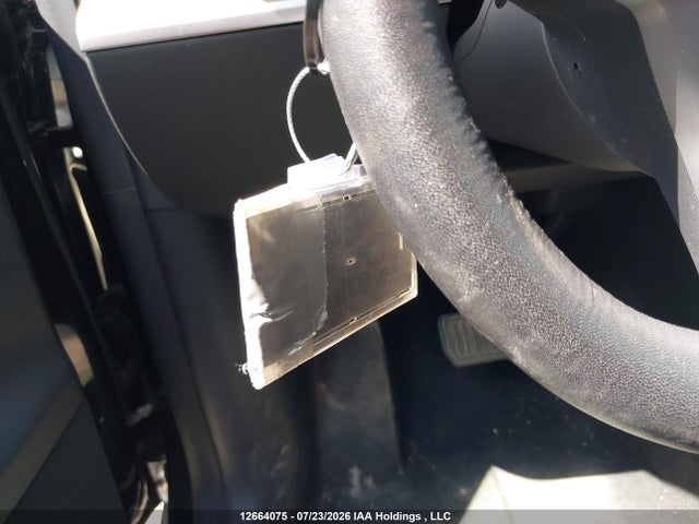Auction sale of the 2022 Tesla Model Y, vin: 7SAYGDEE2NF465630, lot number: 12664075