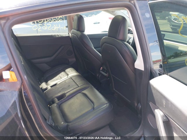 Auction sale of the 2022 Tesla Model Y, vin: 7SAYGDEE2NF465630, lot number: 12664075