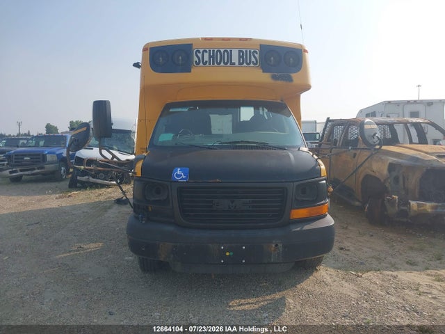 12664104 :رقم المزاد ، 1GD373BG2C1105119 vin ، 2012 Gmc Savana Cutaway G3500 مزاد بيع