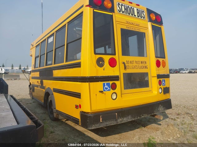 12664104 :رقم المزاد ، 1GD373BG2C1105119 vin ، 2012 Gmc Savana Cutaway G3500 مزاد بيع