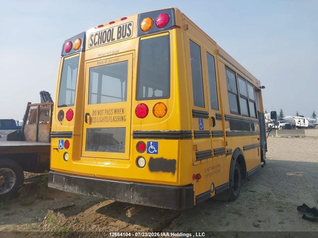 12664104 :رقم المزاد ، 1GD373BG2C1105119 vin ، 2012 Gmc Savana Cutaway G3500 مزاد بيع
