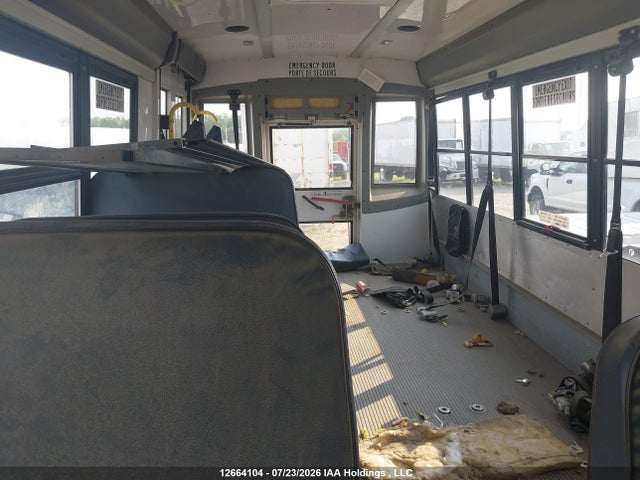12664104 :رقم المزاد ، 1GD373BG2C1105119 vin ، 2012 Gmc Savana Cutaway G3500 مزاد بيع