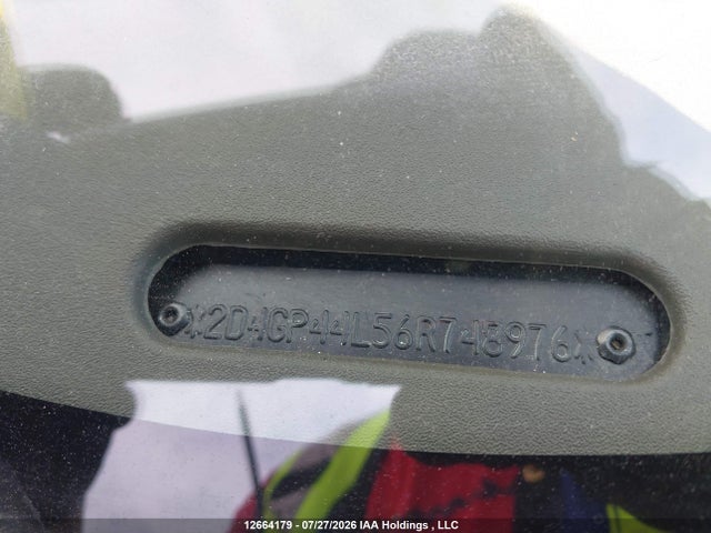 2006 Dodge Grand Caravan Sxt მანქანა იყიდება აუქციონზე, vin: 2D4GP44L56R748976, აუქციონის ნომერი: 12664179