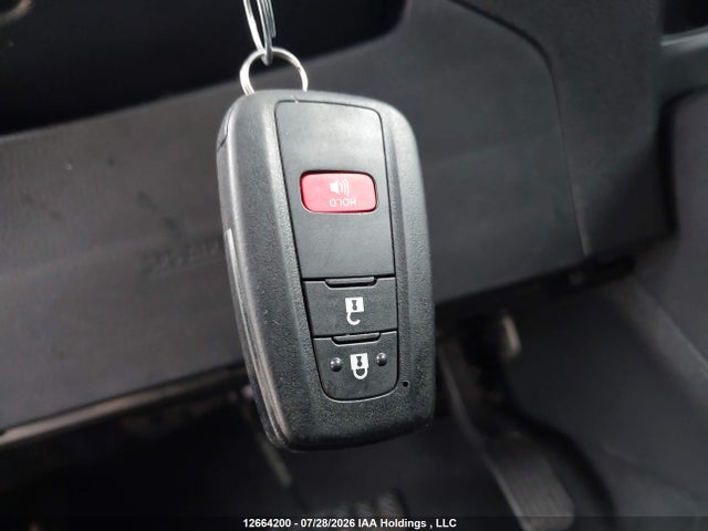 Auction sale of the 2019 Toyota C-hr Xle/le/limited, vin: JTNKHMBX1K1052295, lot number: 12664200