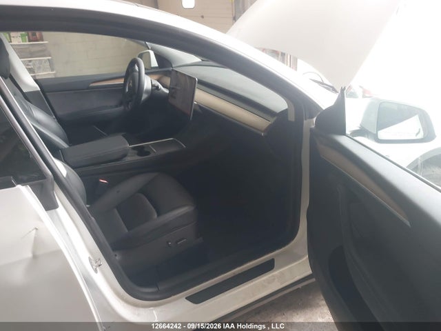 Tesla Model Y Long Range 2023 7SAYGDEE6PF644465 Image 5