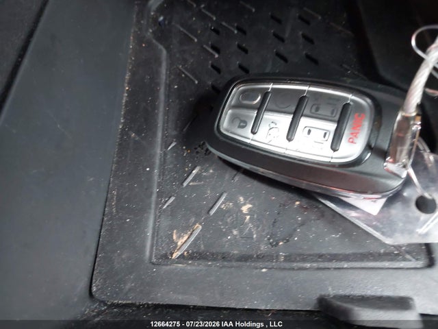 Chrysler Pacifica Limited 2026 2C4RC1GG1TR236643 Image 10