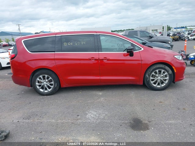 Chrysler Pacifica Limited 2026 2C4RC1GG1TR236643 Image 12